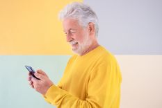 Elegir teléfonos para un jubilado en Navidad requiere priorizar la simplicidad y la seguridad. Elegir teléfonos para un jubilado en Navidad requiere priorizar la simplicidad y la seguridad.