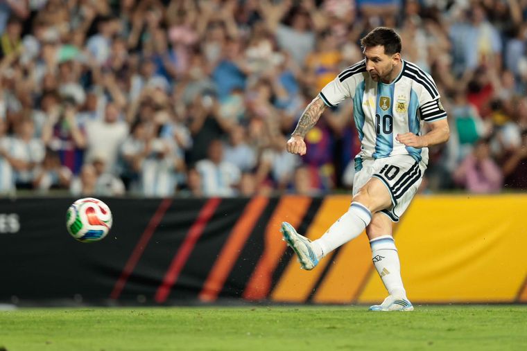 Lionel Messi - Argentina 3-0 Islandia