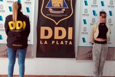 Una mujer atropelló y mató a un repartidor en La Plata, estaba con domiciliaria y fue acusada de salir a robar en un local de lencería. Fue detenida. Una mujer atropelló y mató a un repartidor en La Plata, estaba con domiciliaria y fue acusada de salir a robar en un local de lencería. Fue detenida.