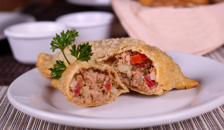 Cómo hacer empanadas de atún al horno paso a paso Foto: Shutterstock