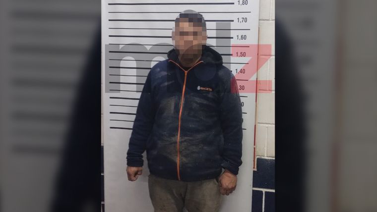 El joven detenido tras la persecución en Las Heras. 