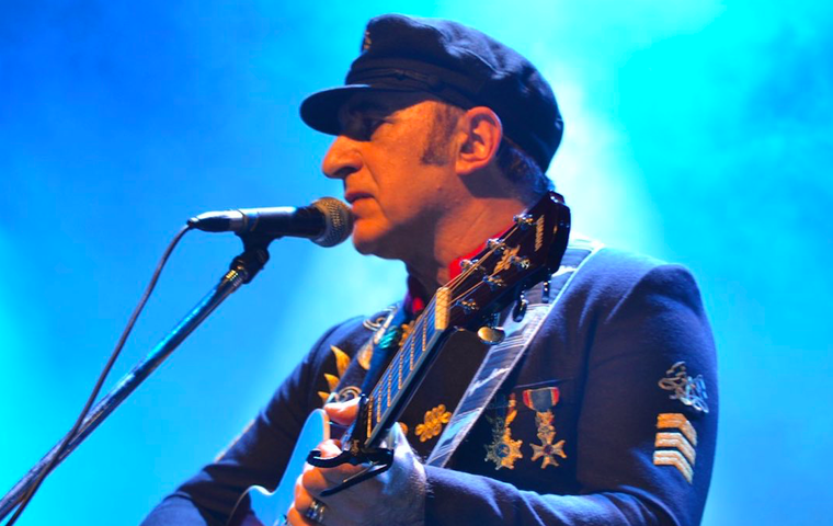 Coco Boudakian, líder fundador de Danger Four Foto: Instagram @dangerfour