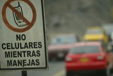 ¿no es tran grave usar el celular en el auto?
