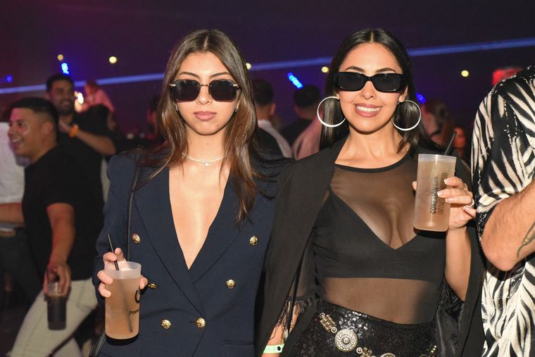 Nadira y Johanna con toda la frescura. Nadira y Johanna con toda la frescura.