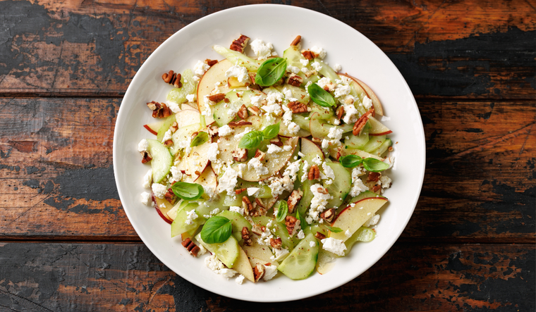 Cómo hacer ensalada crocante de verano con pepino y nuez Cómo hacer ensalada crocante de verano con pepino y nuez