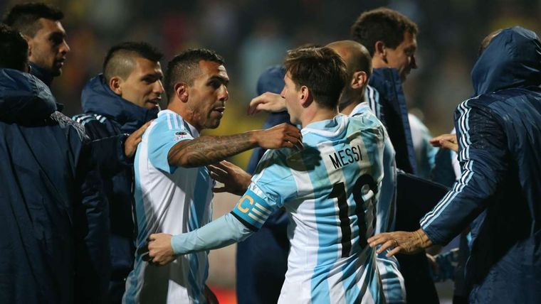 Tevez habló de la decisión que tomó Messi.