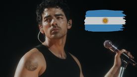 Las imágenes del artista con la indumentaria albiceleste recorrieron las plataformas digitales en minutos. / Instagram @joejonas
