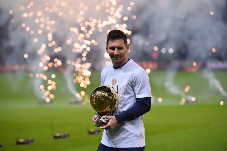 El astro argentino coronó un gran 2021 con su séptimo Balón de Oro y la Copa América con Argentina. Foto: @PSG_espanol
