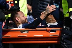 Neymar tendría complicado los ligamentos de su tobillo.