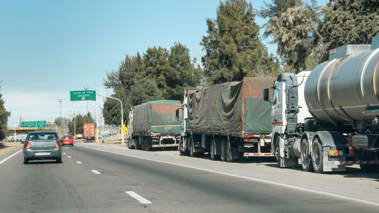 La obra en Luján de Cuyo busca dar una solución concreta a los transportistas cuando hay demoras en el cruce internacional.