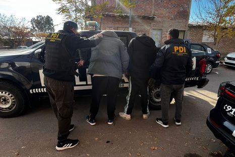 Los sospechosos detenidos por el asalto al chofer de Maxim. Los sospechosos detenidos por el asalto al chofer de Maxim.