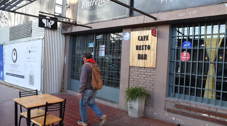 Calle Suipacha de la Sexta Sección, con mucho movimiento todos los días Foto: ALF PONCE MERCADO / MDZ