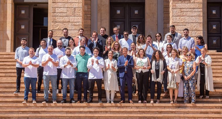 Suarez y Vicario recibieron a los premiados por la Guía Michelin Foto: Gobierno de Mendoza
