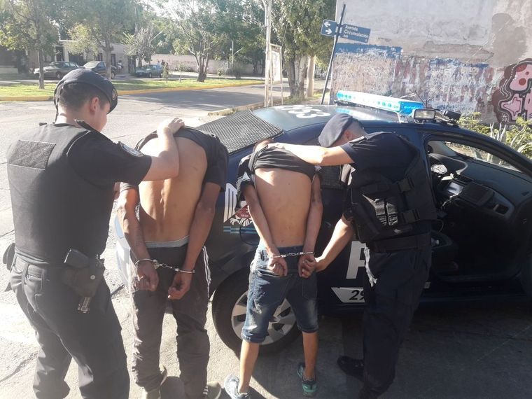 Atrapados Los maleantes fueron capturados por la Policía. Foto: Ministerio de Seguridad.