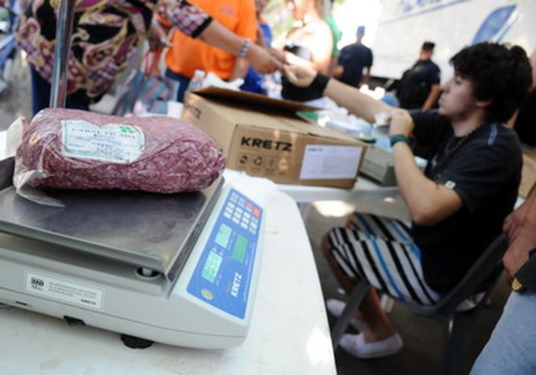 La carne frenó su escalada de precios, lo que terminó haciendo que el índice general modere su evolución. Foto: Nacho Gaffuri / MDZ