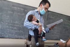 Ludmila Disante compartió en su cuenta de Facebook una imagen de su profesor sosteniendo en brazos a la hija de ella y so volvió viral. Foto: Facebook Ludmila Disante