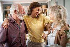 Los menores de 45 tienen más posibilidades de adquirir casa a través de sus padres que de sus trabajos, según la autora del libro "Herienciocracia".