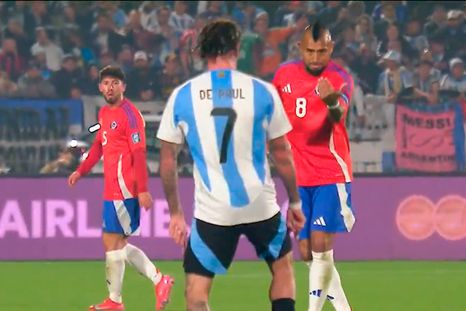 Arturo Vidal amenazó a un jugador de la Selección. Arturo Vidal amenazó a un jugador de la Selección.
