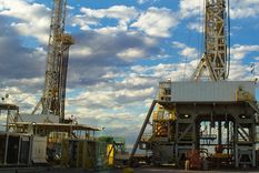 La compañía Southern Energy recibió la autorización para adherir al RIGI y avanzar con su proyecto de planta flotante de licuefacción de gas natural, que buscará aprovechar los excedentes de Vaca Muerta. Foto: EFE