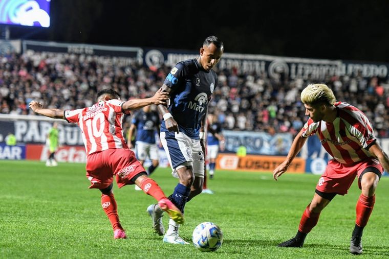 Godoy Cruz e Independiente Rivadavia tendrán un fixture complejo. Foto: ALF PONCE MERCADO / MDZ