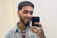 Anuel AA reveló cuanto pagó por unos calzados deportivos.