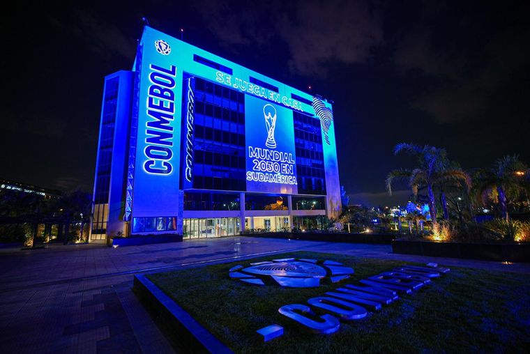 Conmebol se meti&oacute; en el debate que sacude al f&uacute;tbol mundial y le envi&oacute; un mensaje a FIFA.
