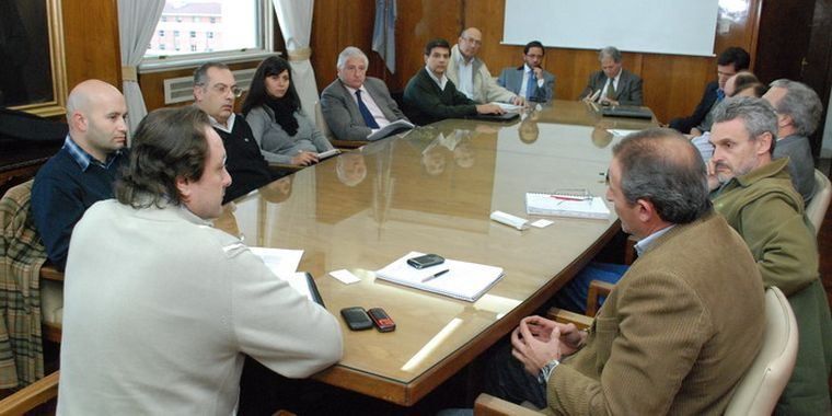 La reunión de los petroleros ayer en Casa de Gobierno.