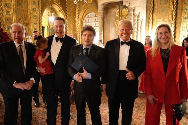 El canciller Gerardo Werthein, Elon Musk, Javier Milei, Donald Trump y Karina Milei en Estados Unidos. Foto: Presidencia de la Nación