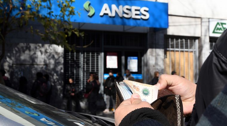 Anses sigue adelante con el calendario de pagos del mes de mayo Foto: ALF PONCE MERCADO / MDZ