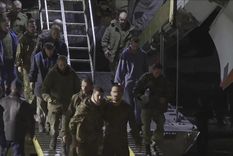 Un intercambio de prisioneros de guerra entre Rusia y Ucrania. Foto: Dpa&nbsp;