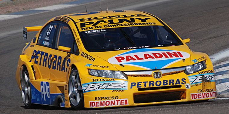 El cordobes y su impecable Civic Foto: NA
