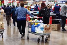 El 78% de los consumidores se limitó a adquirir los productos esenciales durante 2024. Foto: Santiago Tagua/MDZ El 78% de los consumidores se limitó a adquirir los productos esenciales durante 2024. Foto: Santiago Tagua/MDZ