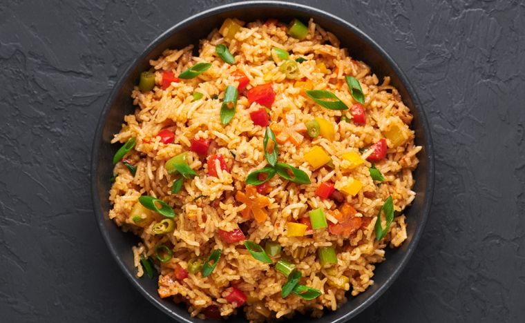 Arroz frito Una receta simple y deliciosa para hacer en minutos. Foto: Shutterstock