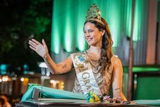 Votá por tu f avorita para la corona departamental. Votá por tu f avorita para la corona departamental.