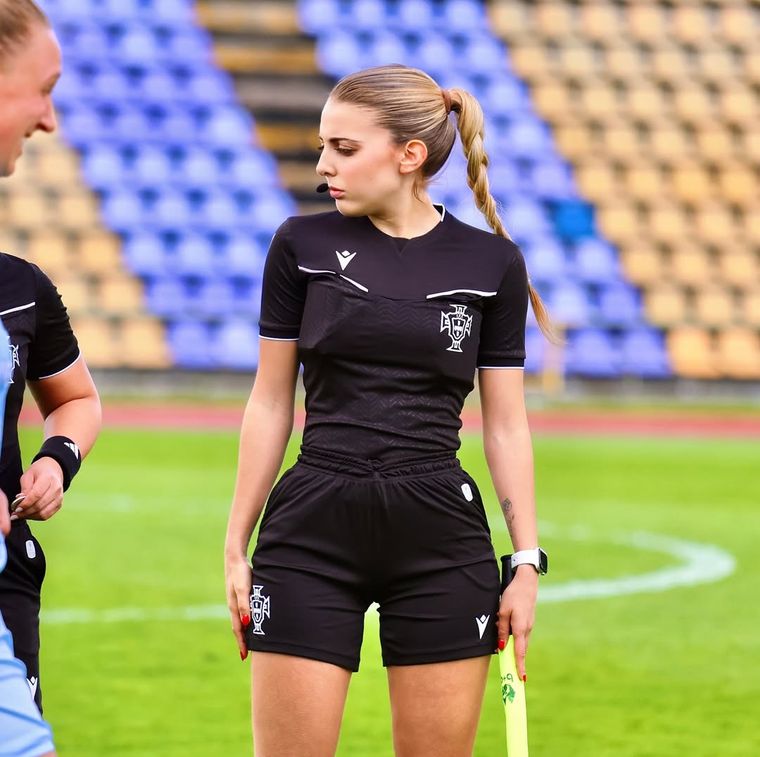 Árbitra portuguesa.