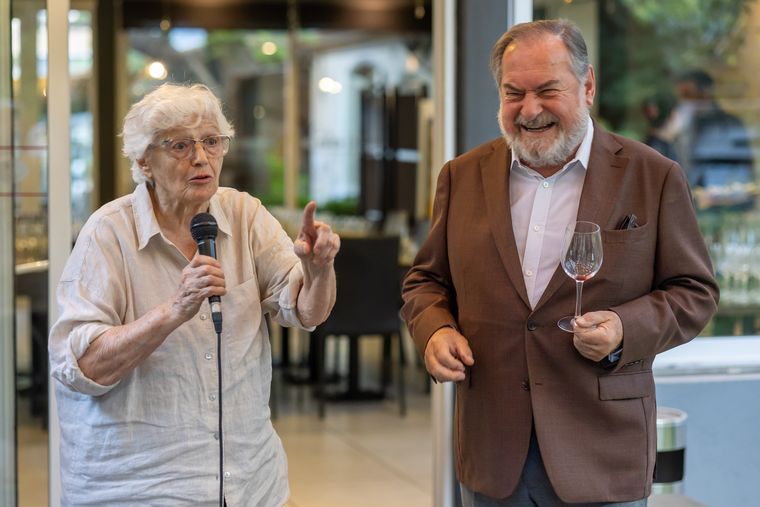 Tere fue anfitriona y también tuvo palabras entre emocionantes y divertidas. Tere fue anfitriona y también tuvo palabras entre emocionantes y divertidas.