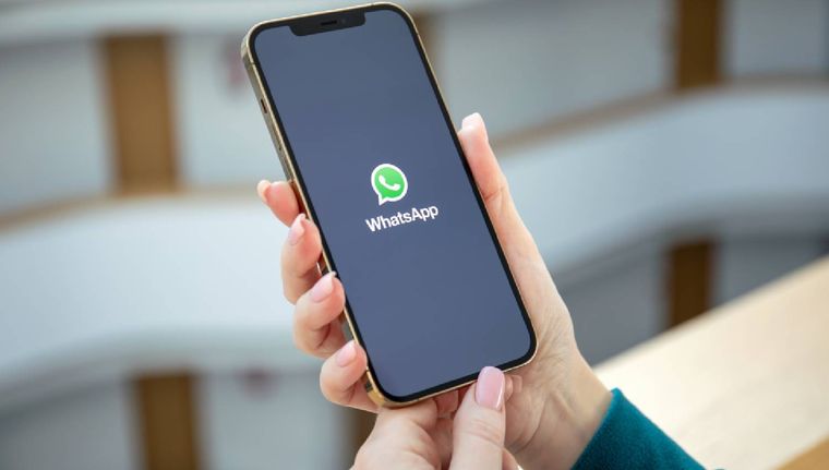 Cómo ver los mensajes eliminados de WhatsApp (Shutterstock).