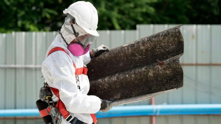 Por sus propiedades ignifugas y aislantes, el asbesto se utilizó mucho en la construcción. Foto: GETTY IMAGES