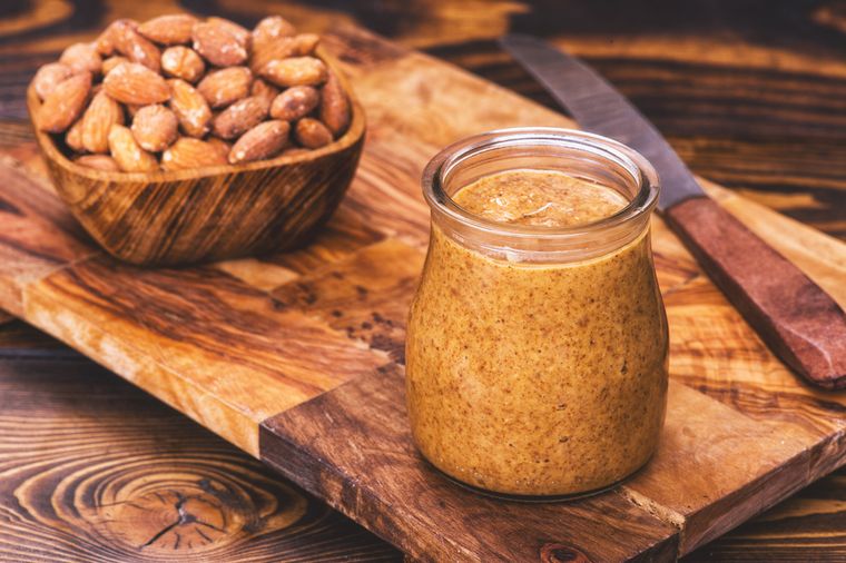 Receta fácil de mantequilla de almendras: beneficios y cómo prepararla en pocos pasos.