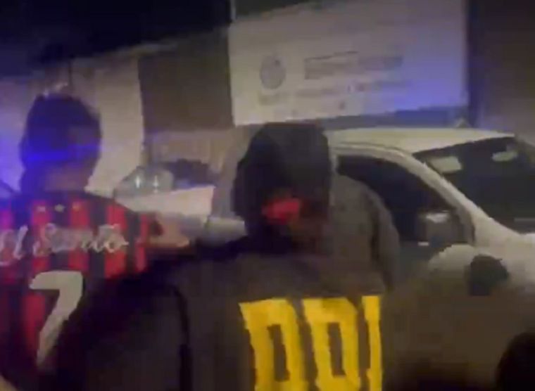 El sujeto de 26 años asesinó a una joven de 25 en el baño de un hotel alojamiento Foto: captura de video.