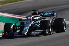 valtteri bottas lidera la accidentada primera sesion en sochi
