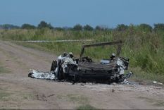 El auto quedó calcinado Foto: Gentileza