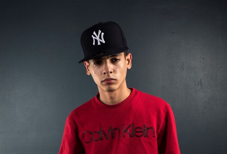 Foto: https://www.infobae.com/america/entretenimiento/2021/05/15/natanael-cano-olvido-el-pleito-con-pepe-aguilar-y-defendio-a-angela-de-la-polemica-por-himno-nacional/