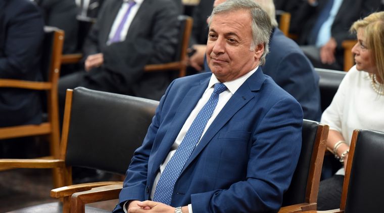 El Procurador Alejandro Gullé está encerrado en su casa. Foto: ALF PONCE / MDZ