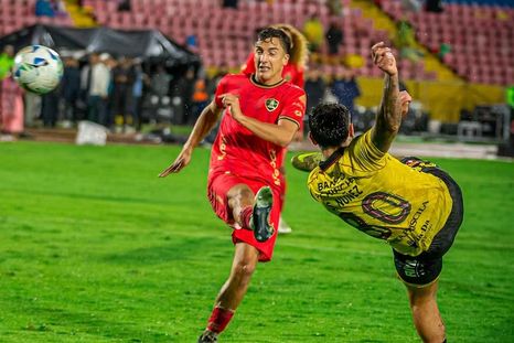 Un futbolista de Barcelona de Ecuador picanteó el choque frente a Boca en la Bombonera. Un futbolista de Barcelona de Ecuador picanteó el choque frente a Boca en la Bombonera.