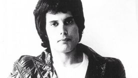 Freddie Mercuri (1946 - 1991)&nbsp; cuando compuso Rapsodia Bohemia vivía en una casa con muebles que hoy inspiran las tendencias de diseño. Foto: Wikipedia.