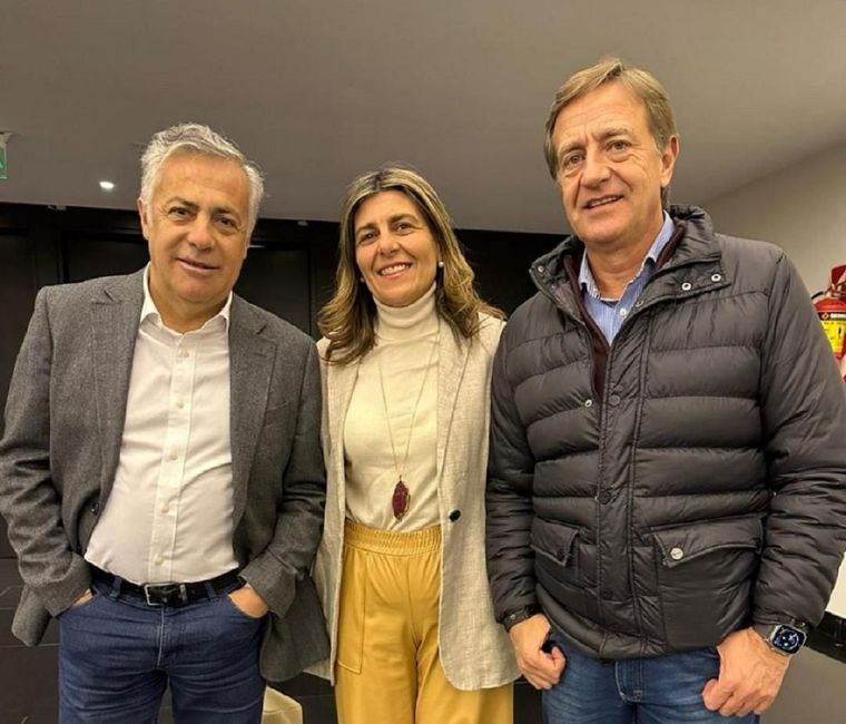 El gobernador Alfredo Cornejo y los senadores radicales Mariana Juri y Rodolfo Suarez. Imagen de archivo.