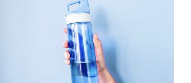 Este método simple permite desinfectar las botellas y mantenerlas libres de bacterias con solo una limpieza semanal. Foto: Shutterstock