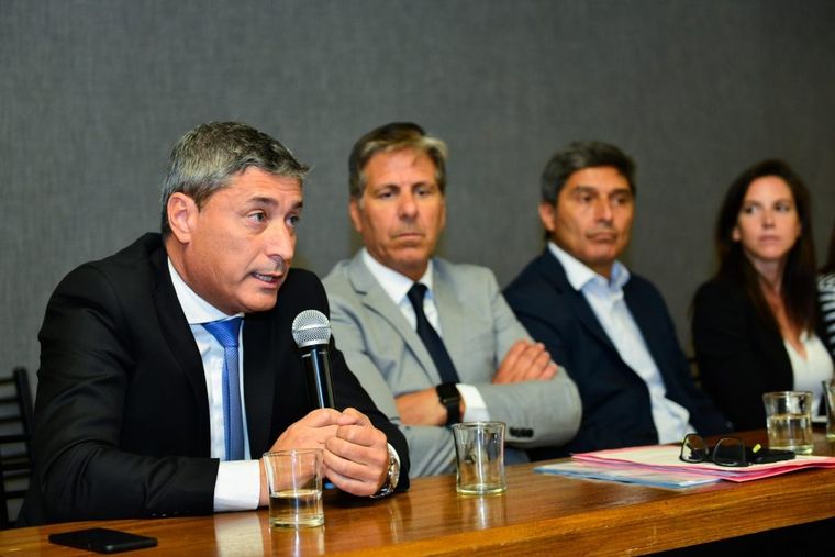 Carlos Funes recibió el aval del Senado.