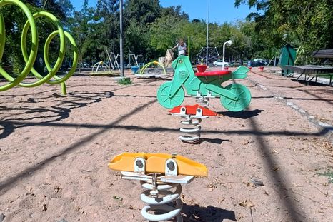 Los juegos del Parque Cívico están en pésimo estado. Los juegos del Parque Cívico están en pésimo estado.